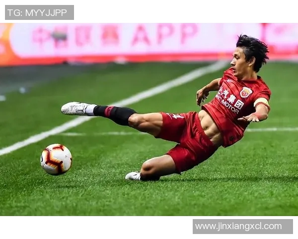 从业余联赛崭露头角的足球明星们的成长之路与奋斗故事